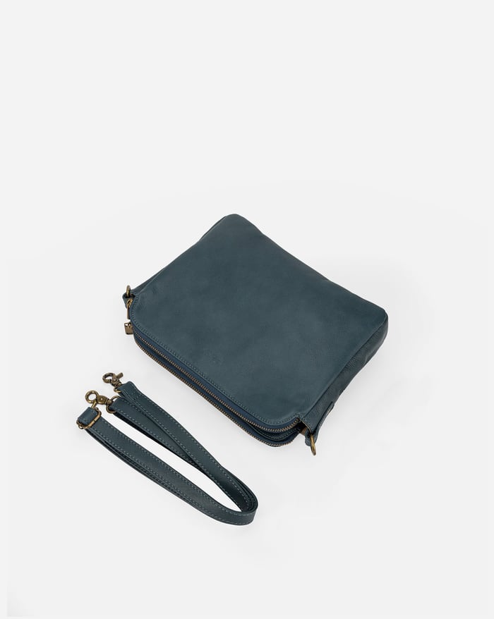 JENNIE | CHIC THREE LAYER CROSSBODY BAG - La femme Toronto