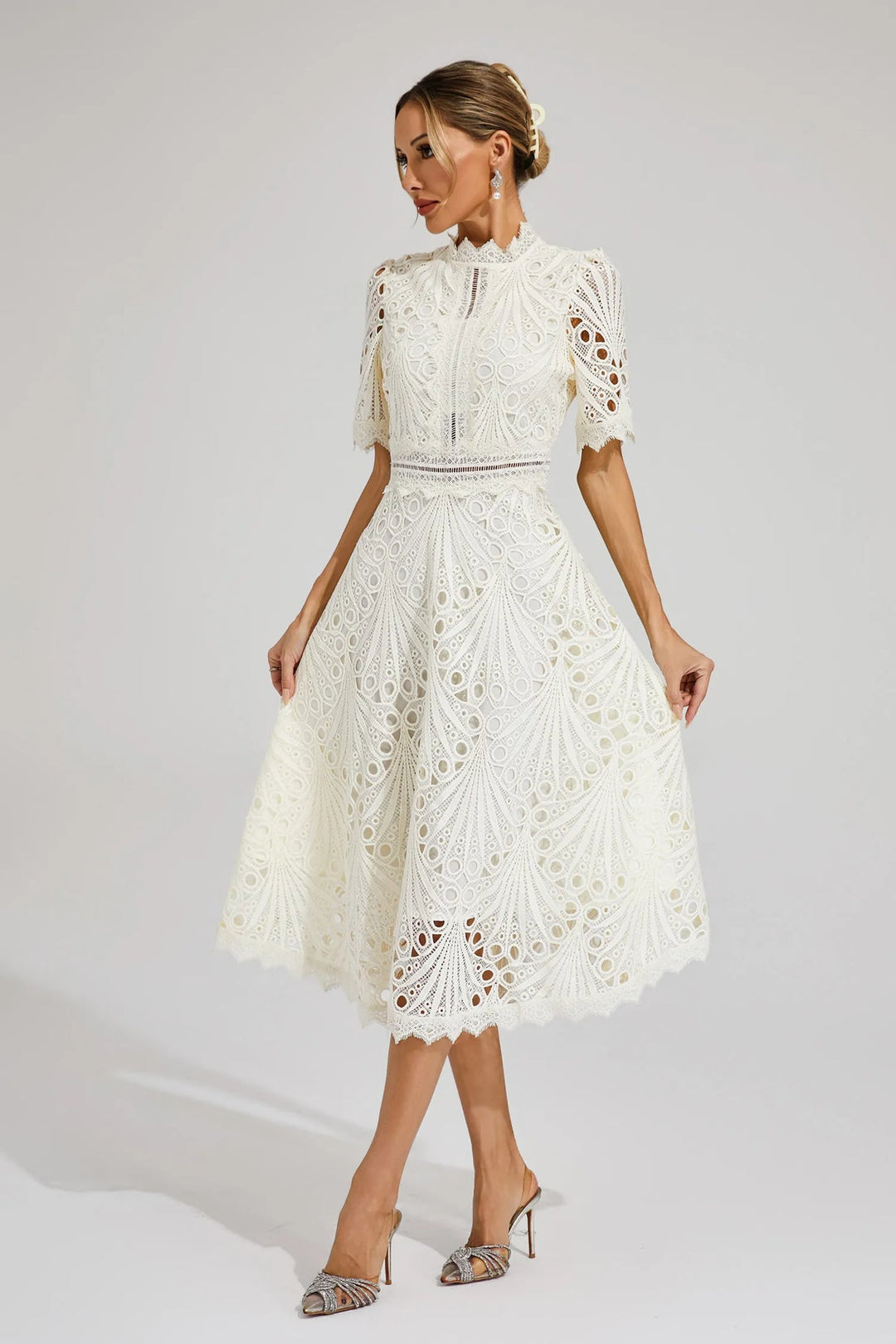 TINA | ELEGANT FLOWER EMBROIDERED DRESS - La femme Toronto