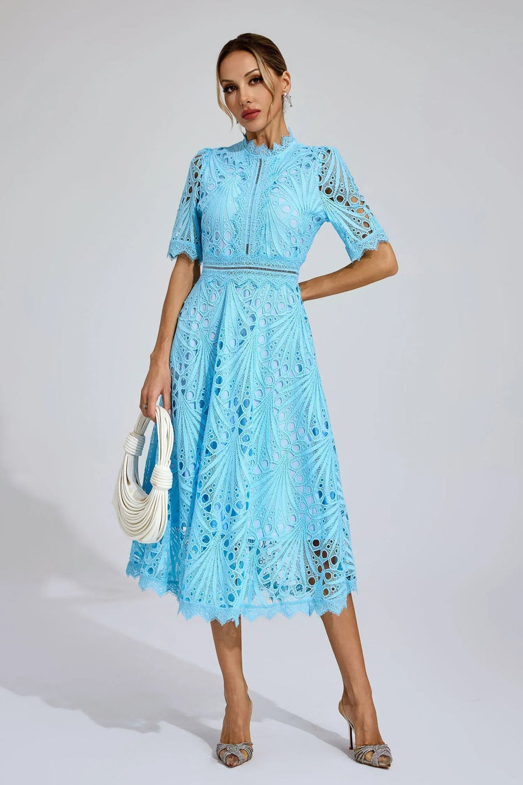 TINA | ELEGANT FLOWER EMBROIDERED DRESS - La femme Toronto