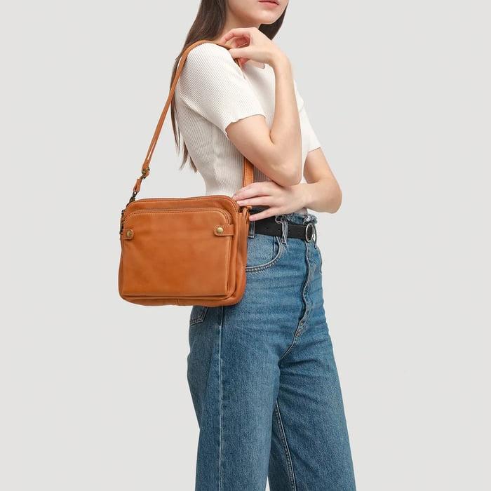 JENNIE | CHIC THREE LAYER CROSSBODY BAG - La femme Toronto