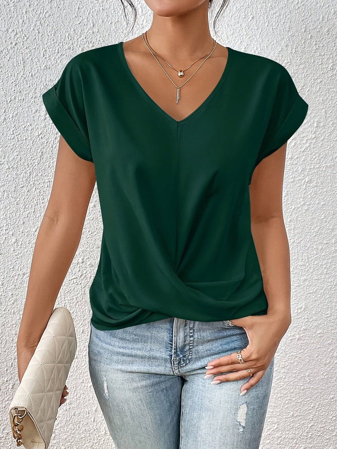 Cleo™ | Casual T-shirt with sweetheart neckline - La femme Toronto