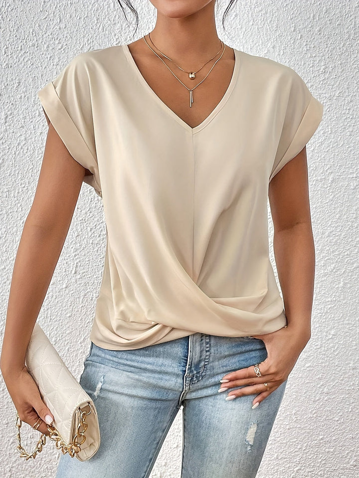Cleo™ | Casual T-shirt with sweetheart neckline - La femme Toronto
