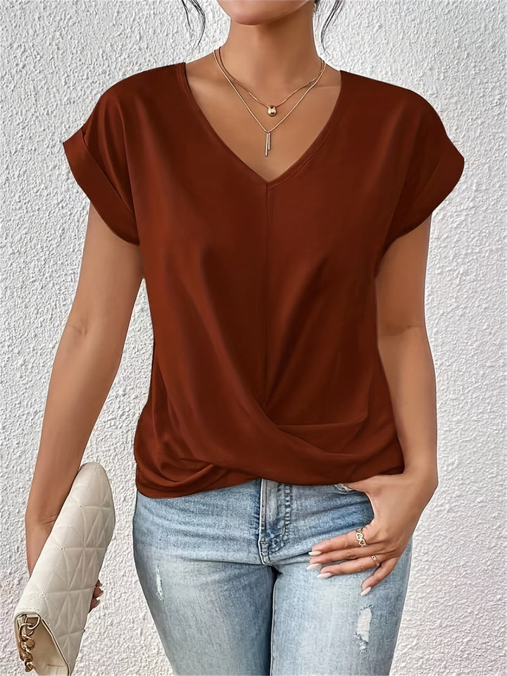 Cleo™ | Casual T-shirt with sweetheart neckline - La femme Toronto