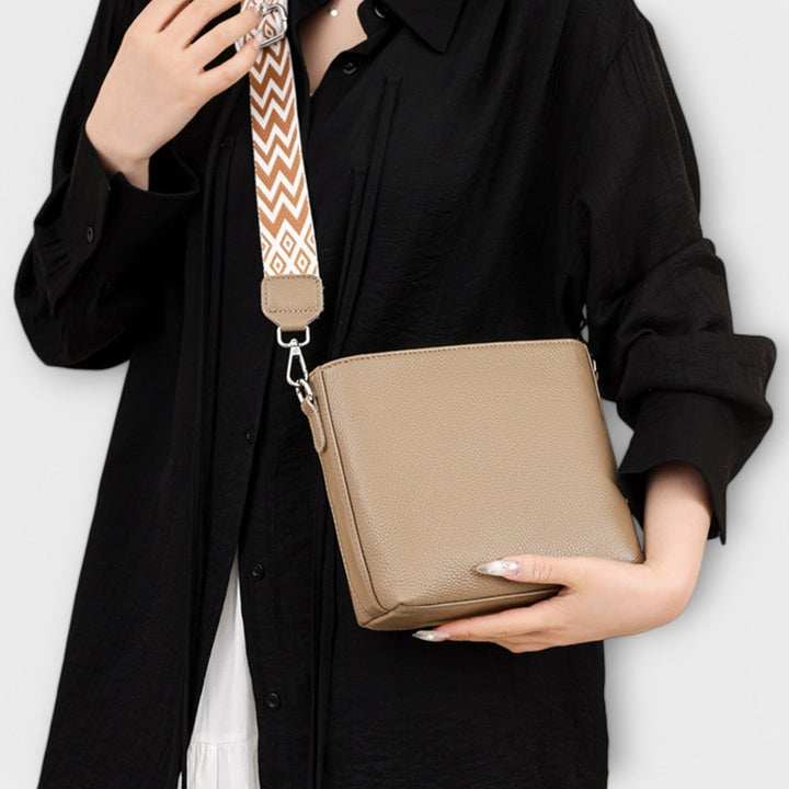 Katha™ Crossbody Bag - La femme Toronto